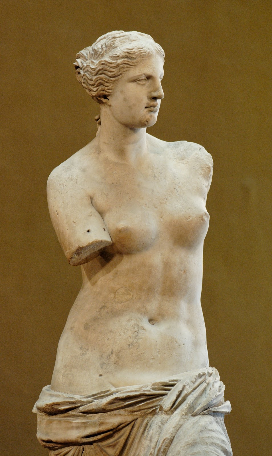 Venus+de+Milo,+Louvre+(35).jpg