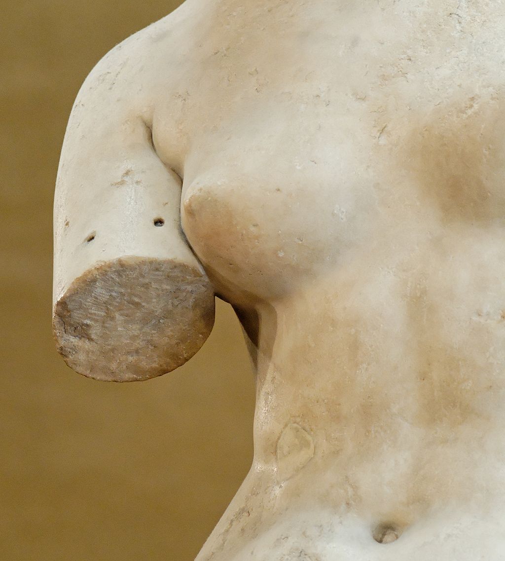 Venus+de+Milo,+Louvre+(37).jpg